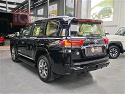 تۆیۆتا لاند کروزەر